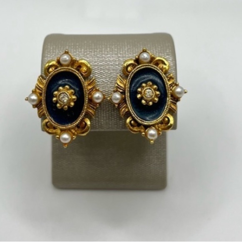 Vintage Florenza Sapphire Blue Cabochon Gold Tone Clip-On Earrings
